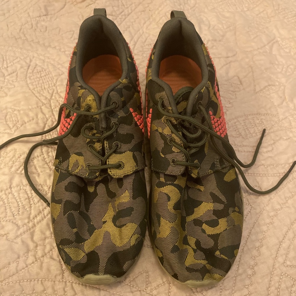 WMNS Nike Roshe one prem  plus